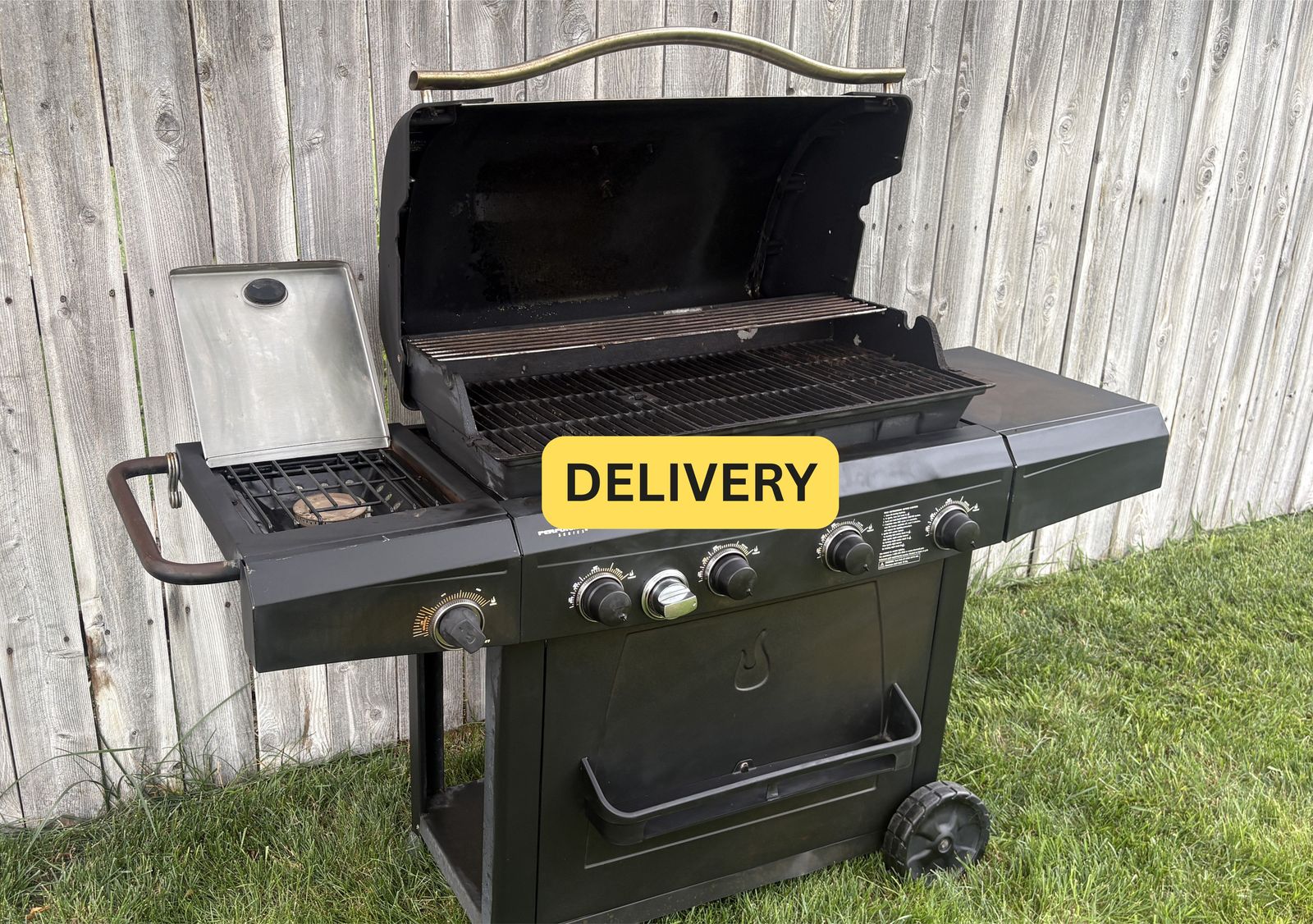 DELIVERY - WORKING/CLEANED 5 Burner CharBroil BBQ Grill