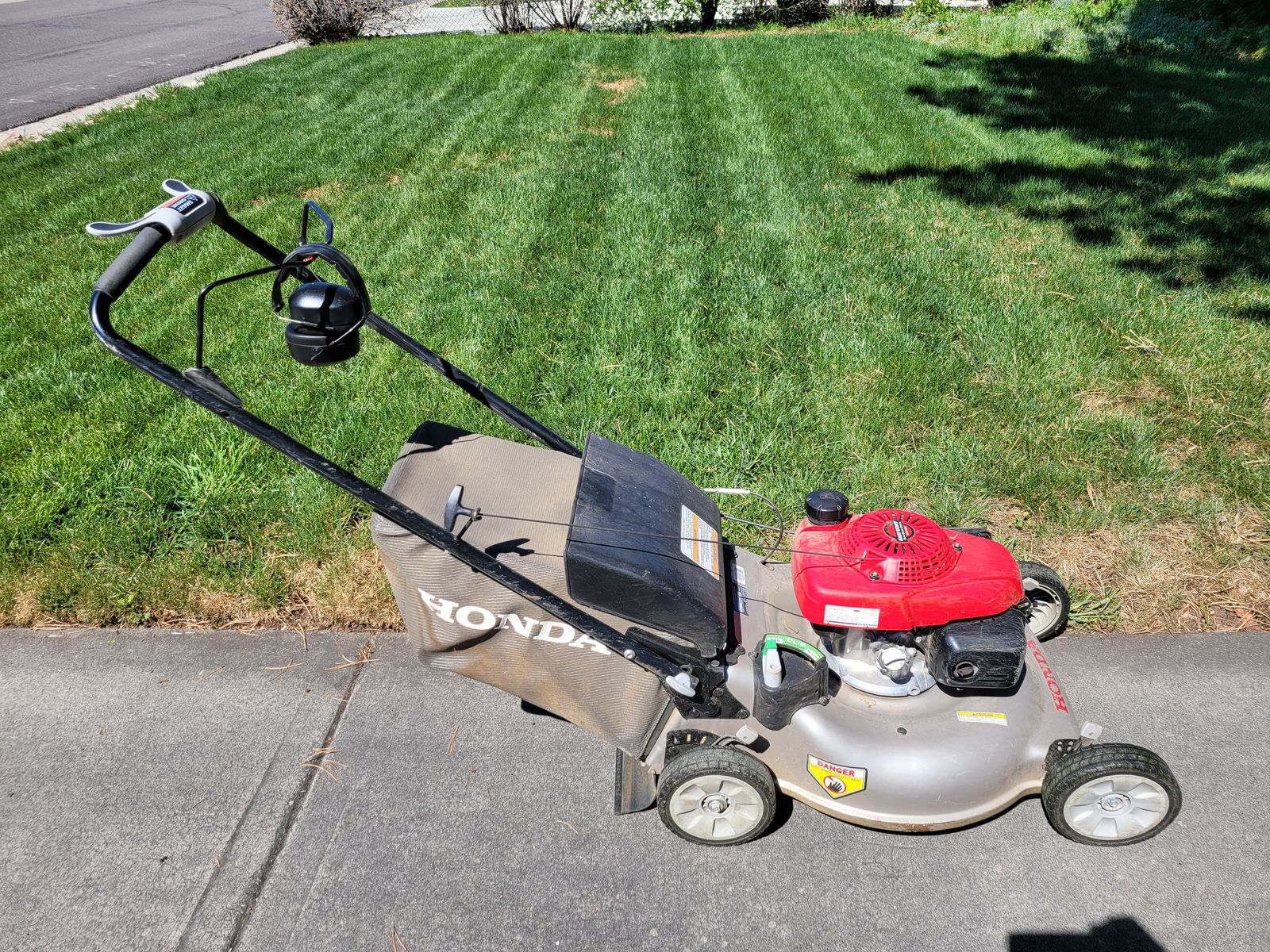 Honda self-propelled twin blade mower