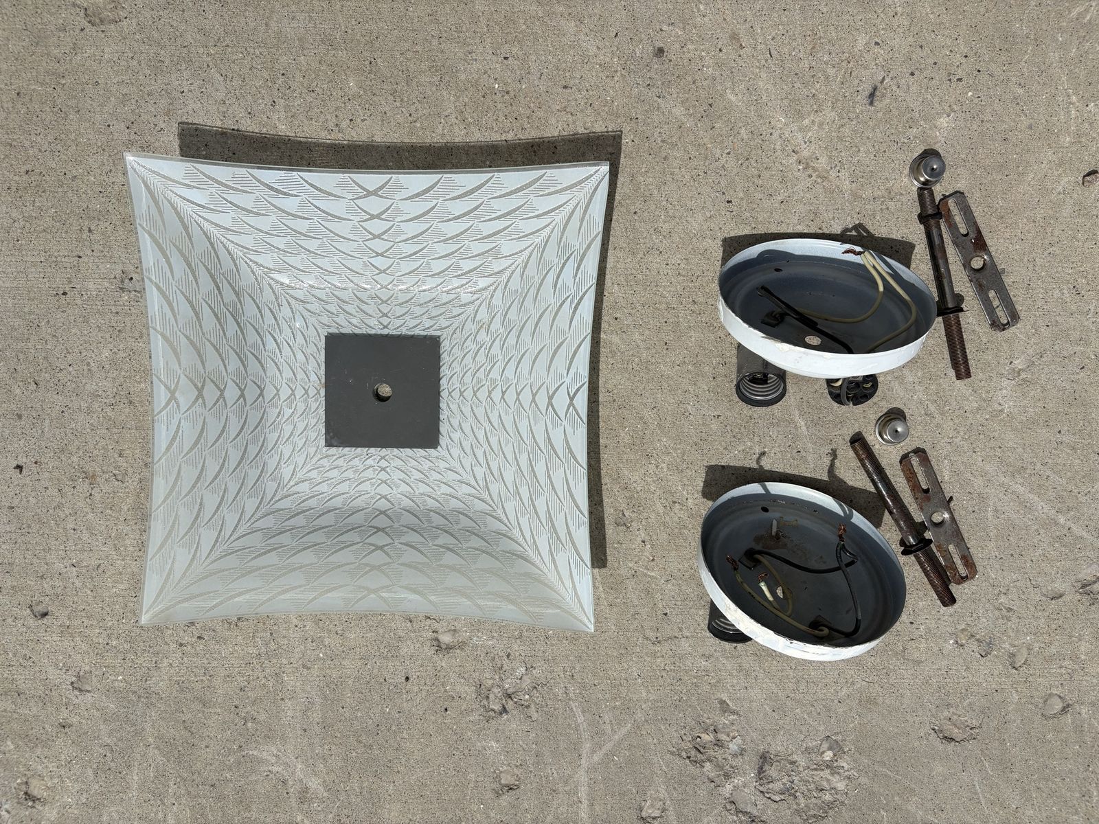 2 Light Fixtures - Only 1 Glass Shade/Diffuser