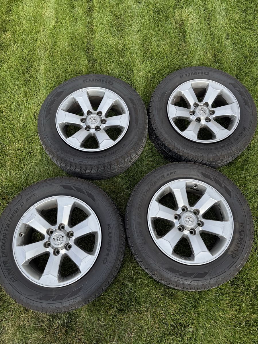 18" Wheels with Kumho Mavis Mountaineer APT 265/60 R18 Tires