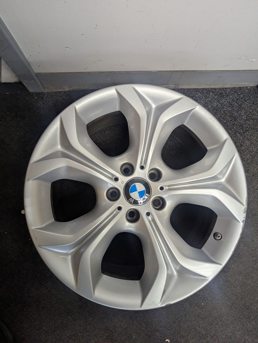 19” BMW X5 OEM Wheels w/ TPMS – Clean Set, Ready to Bolt On