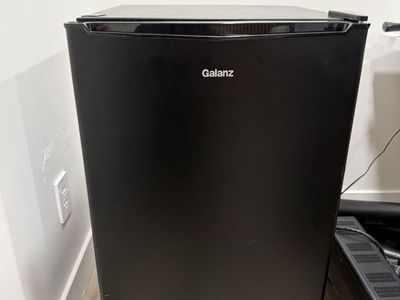 Galanz Mini Fridge Black