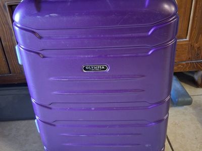 Olympia Hard Plastic Luggage Carry on Nice!