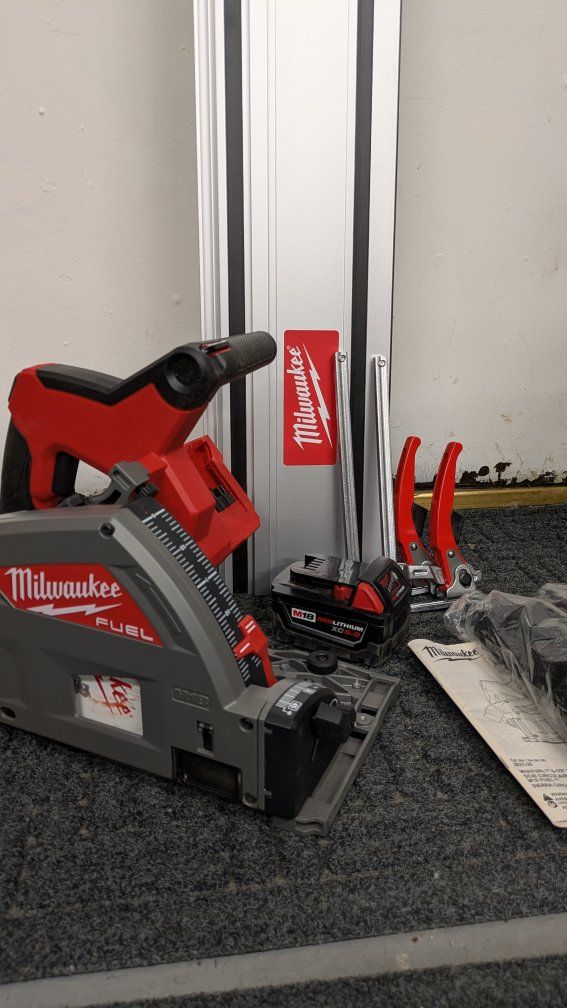 Milwaukee M18 FUEL 6-1/2" Cordless Track Saw Kit with 55" Guide Rail & Accessories (2831-20)