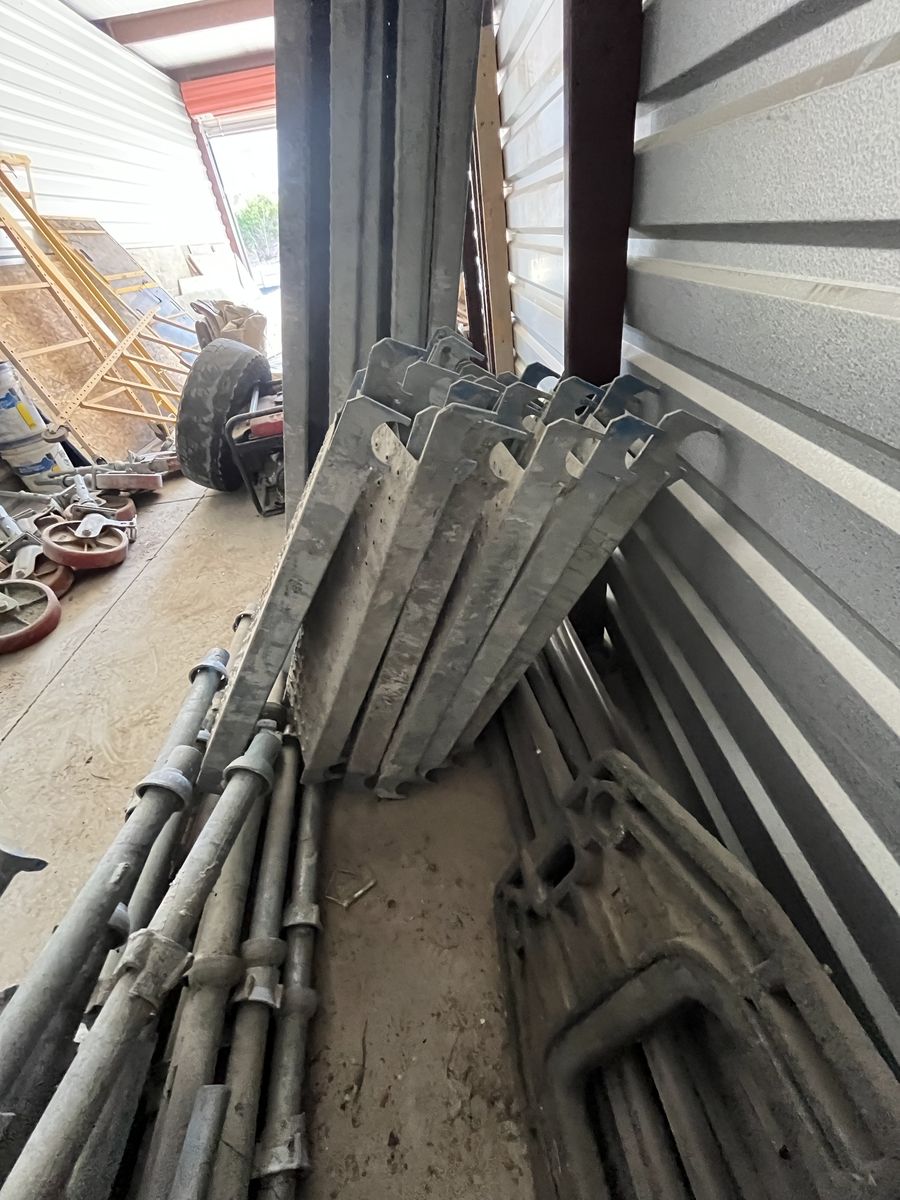 Scaffolding full system w/Large Casters