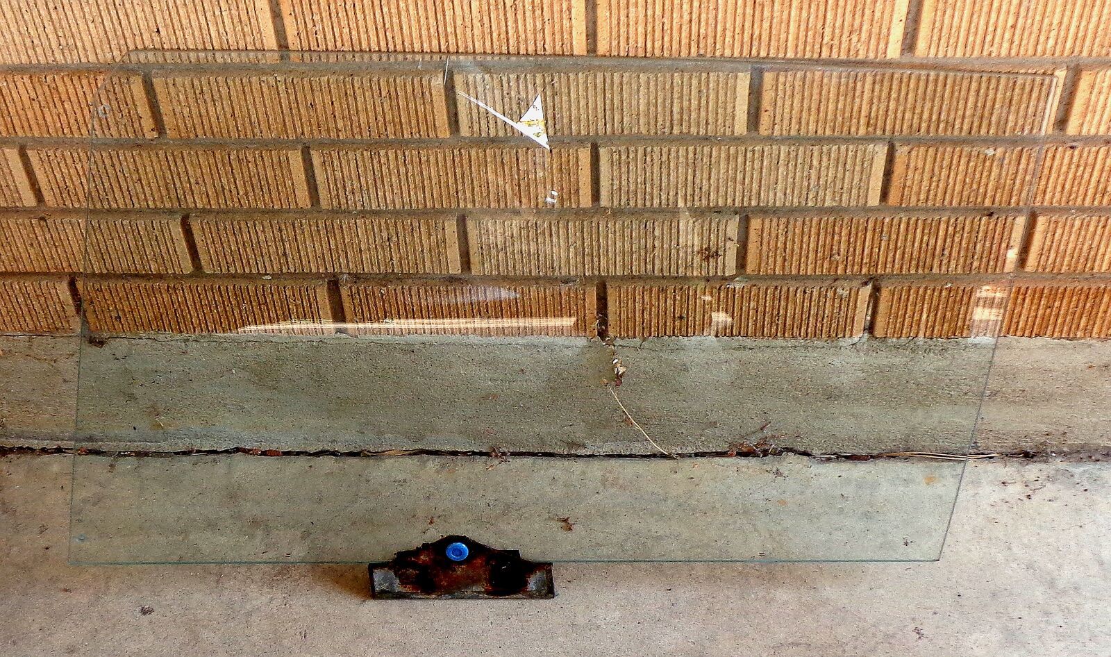 1966-1968 Chrysler Newport front drivers side door glass panel