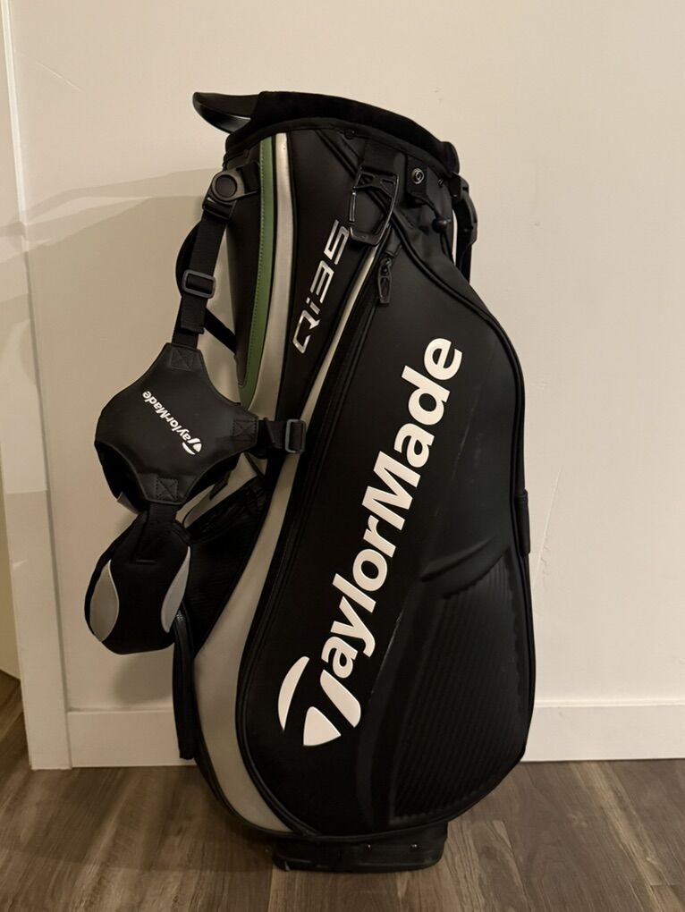 Taylormade Qi35 Tour Stand Bag