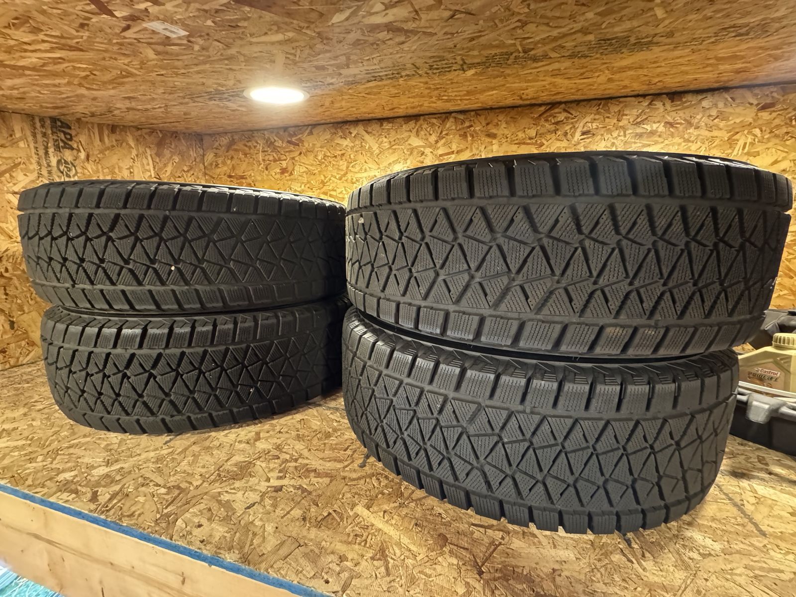 Bridgestone Blizzak 275/65R18
