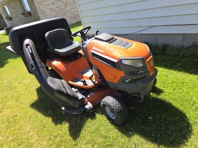 2019 Husqvarna YTH24V48 24HP 48" Cut Riding Lawn Mower Tractor with Bagger