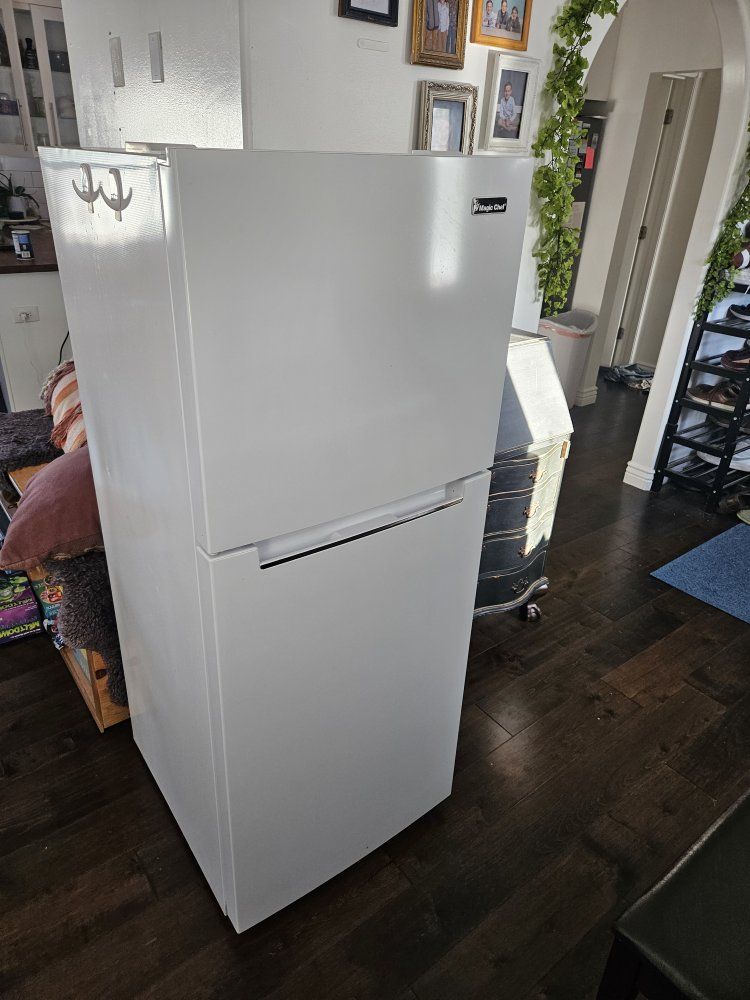 Magic chef fridge