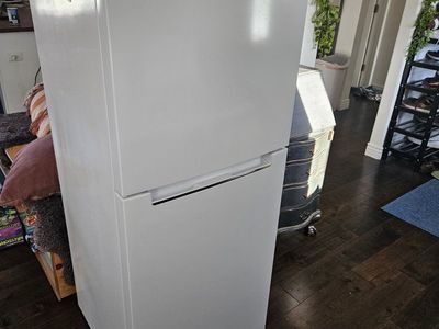 Magic chef fridge
