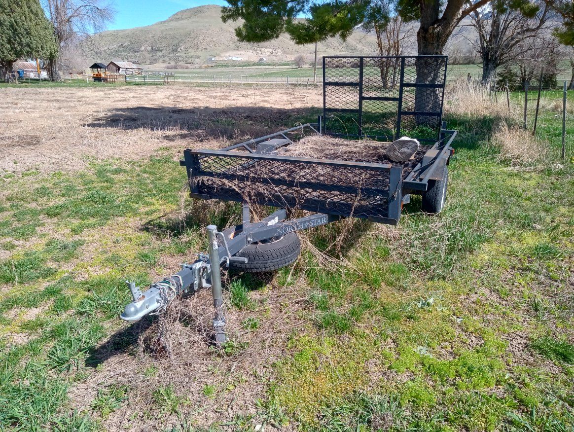 5x10 trailer w/ramps