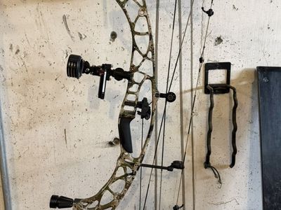 Hoyt Alpha X 33 - 60-70lbs