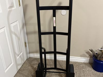 Milwauakee Truck Dolly For Rent 1000 Lb Load