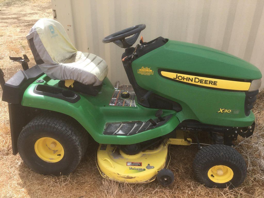 John Deere Riding Mower