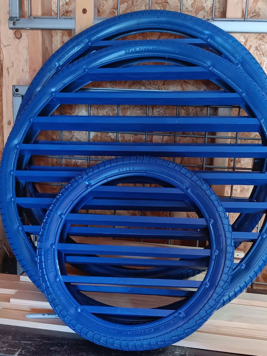Display shelves