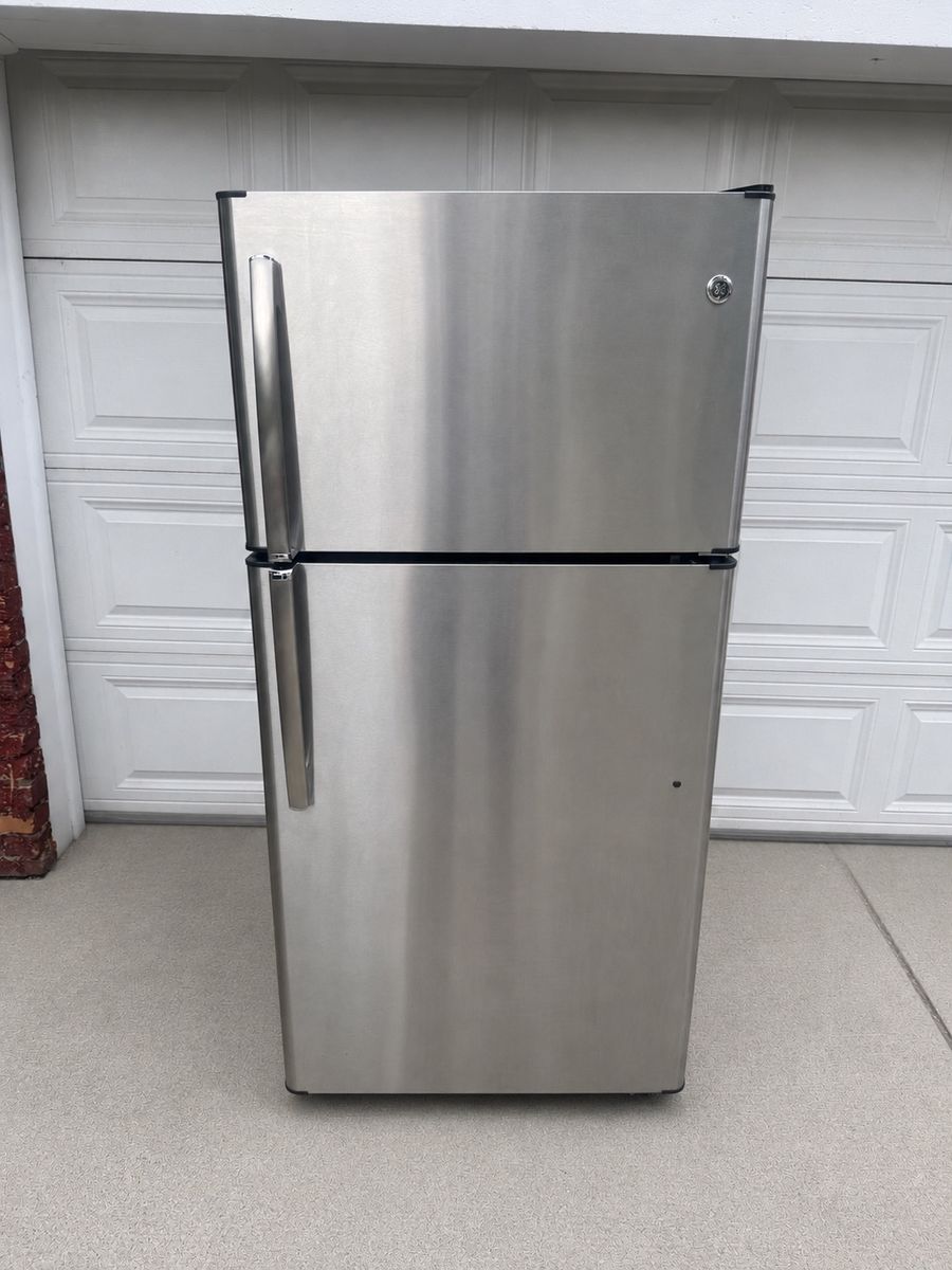 GE Top Freezer Refrigerator - Stainless Steel - Good Condition
