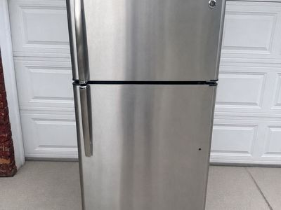 GE Top Freezer Refrigerator - Stainless Steel - Good Condition