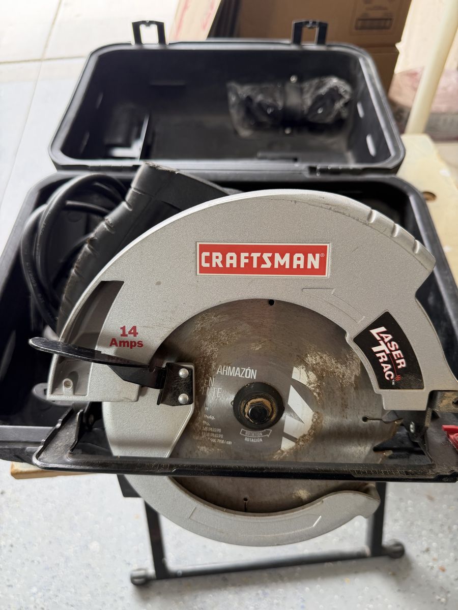 Craftsman 10860 7-1/4 in. 14-Amp Circular Saw with Laser Trac and Case