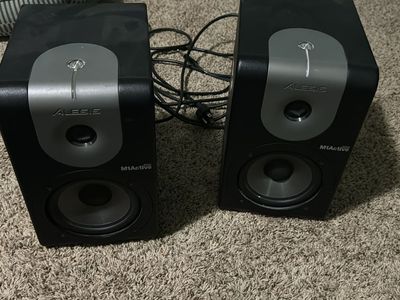 M1Active 520 Alesis Speaker pair