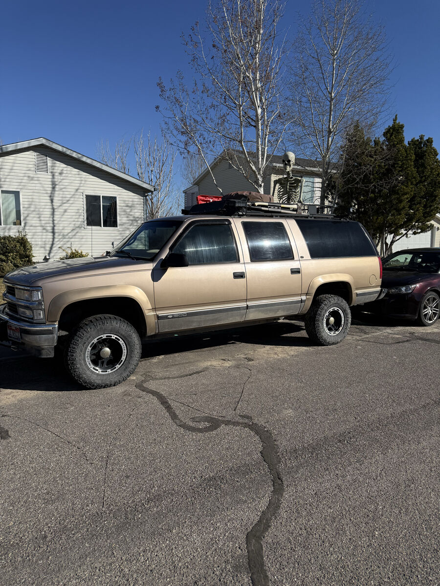 1999 CHEVROLET SUBURBAN LT