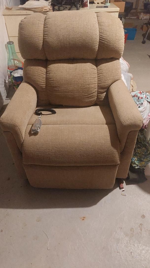 Golden Power lift & Recline Chair