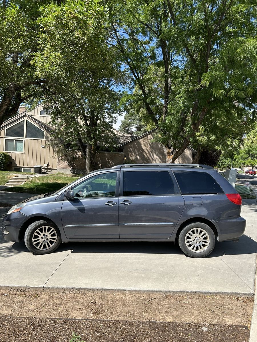 2007 Toyota Sienna XLE Limited 7 Passenger