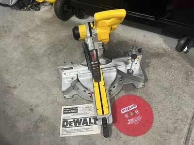 Dewalt Compound Saw DWS780