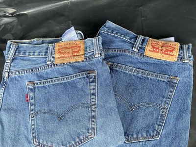 Levi’s 505 Regular Fit Jeans Lot 2 Pairs Men’s 38x30 Medium Wash Blue Denim