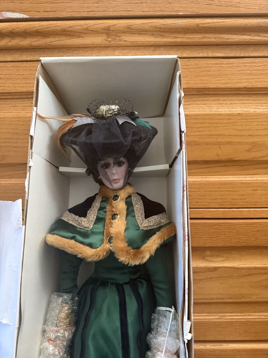 Poecelian Dynasty doll Collection