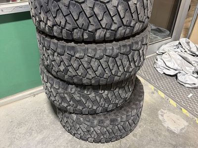 33x12.50r18 Toyo Open Country r/t trail