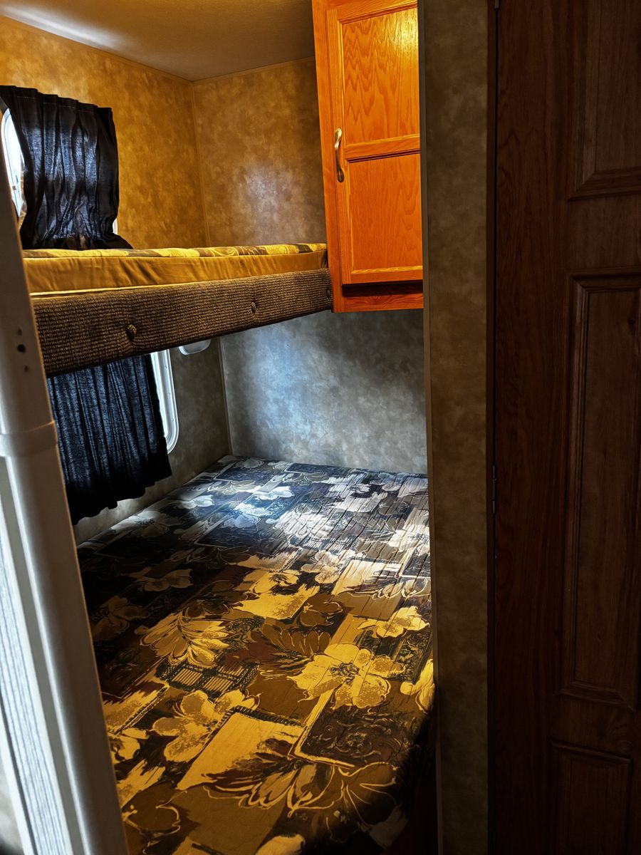 Main image 7