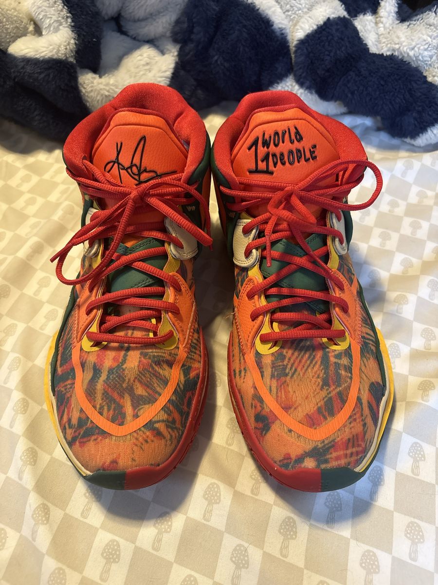Nike Kyrie Irving 1 World 1 People Multi-Color Basketball Shoes - Men's 12