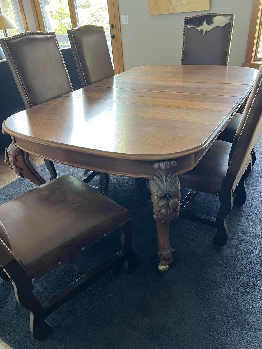 Vintage dining table with 3 leaves