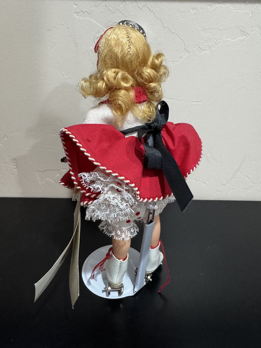 Main image 6