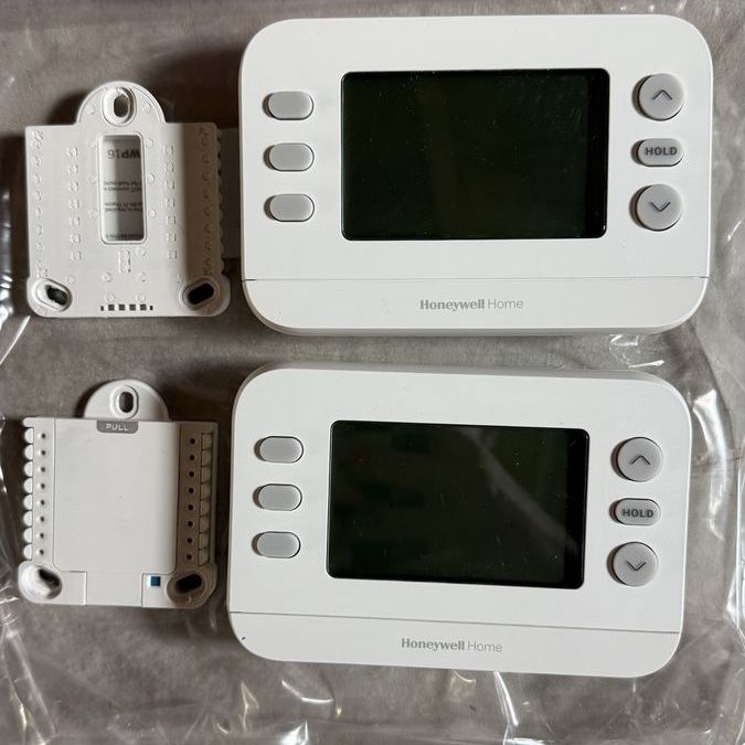 Honeywell Home FocusPRO P200 Programmable Thermostats (2-Pack)