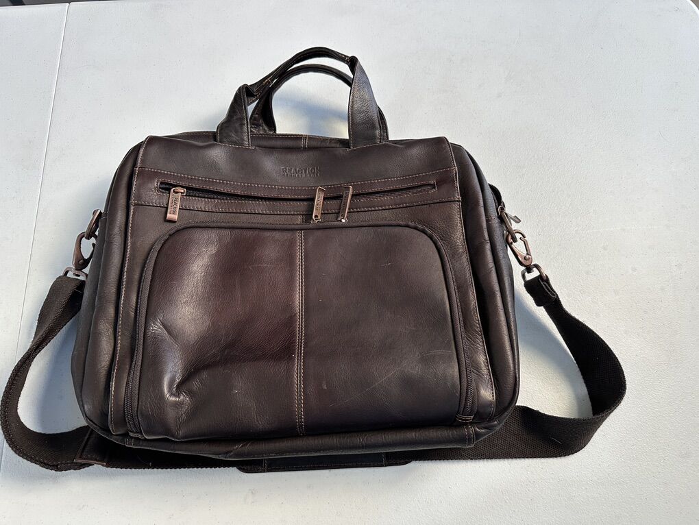 Reaction Kenneth Cole Briefcase Carrying Bag