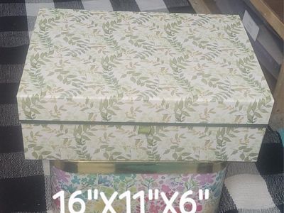 Leaf Pattern Decorative Storage Box