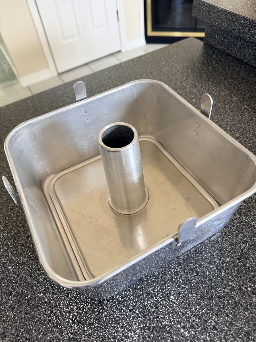 True Vintage Mirro Square Angel Food Cake Pan Model 5395