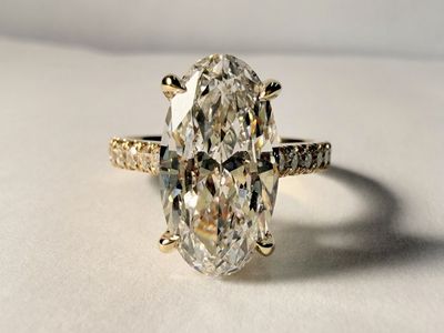 Moval Lab Grown Diamond Ring
