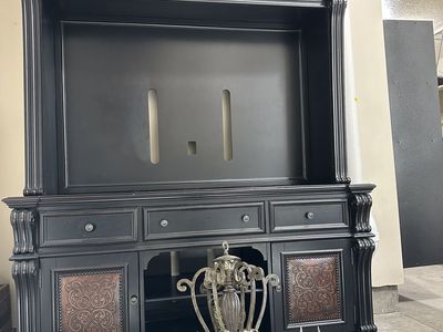 Tv entertainment center/Lounge Chair, Beige/TV LG full HD 1080p Smart Led TV 43'' Class/Candle style Chandelier