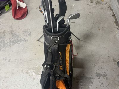 Wilson right hand golf clubs