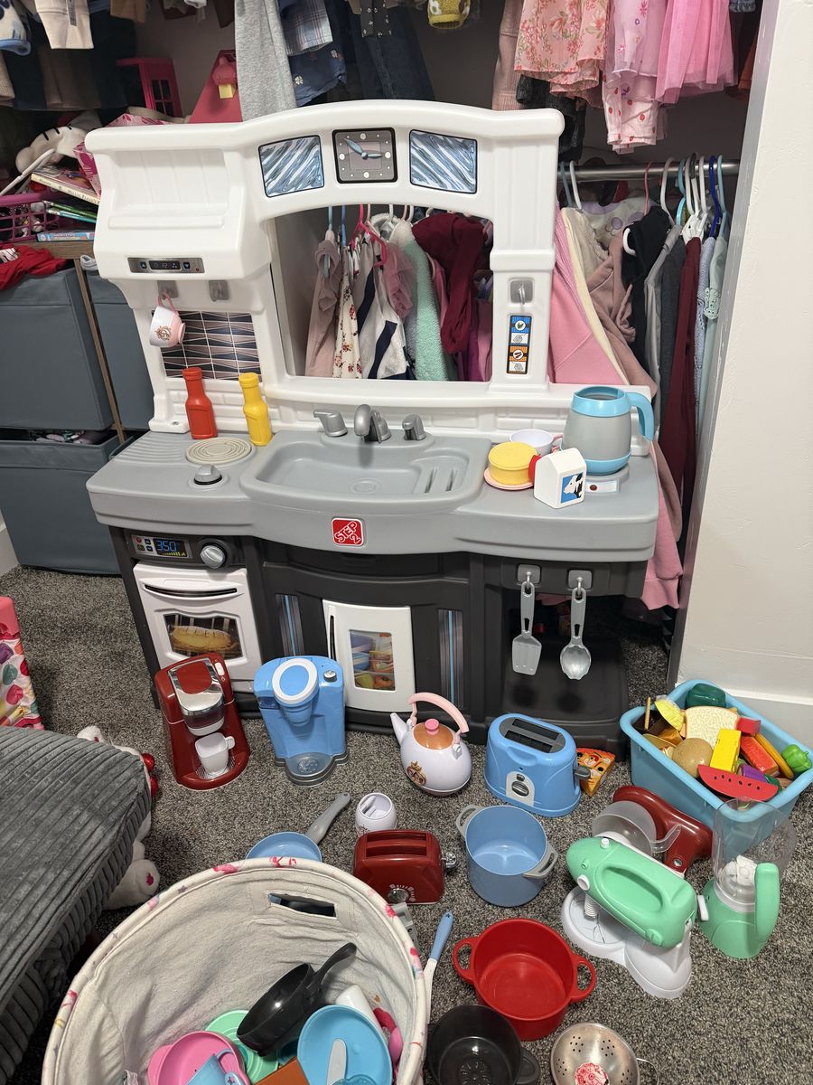 Play kitchen