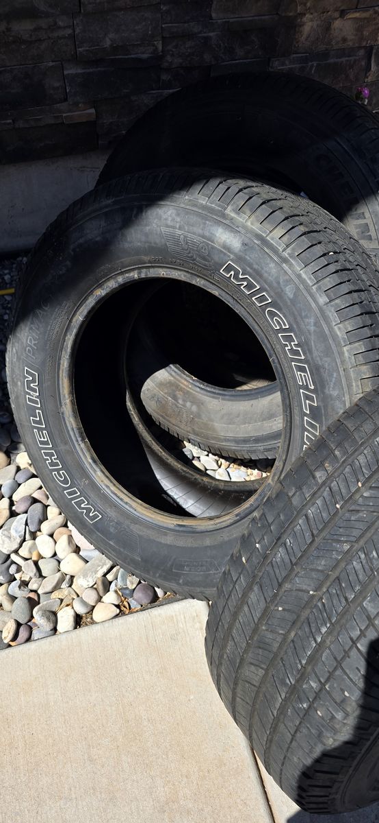 275/65R18 tires (3 used tires)