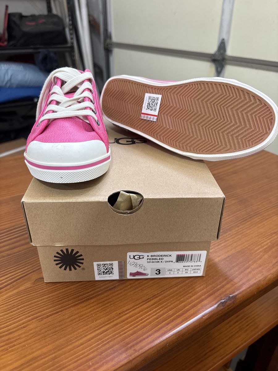 UGG K Broderick Pebbled Pink Lace-Up Sneakers - Size 3  Youth