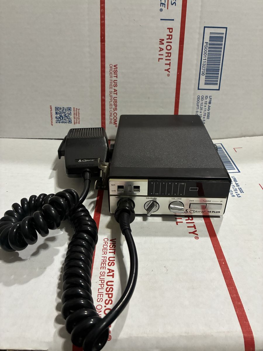 Cobra 19 Plus CB Radio with Microphone - Compact & Reliable 40-Channel Communication