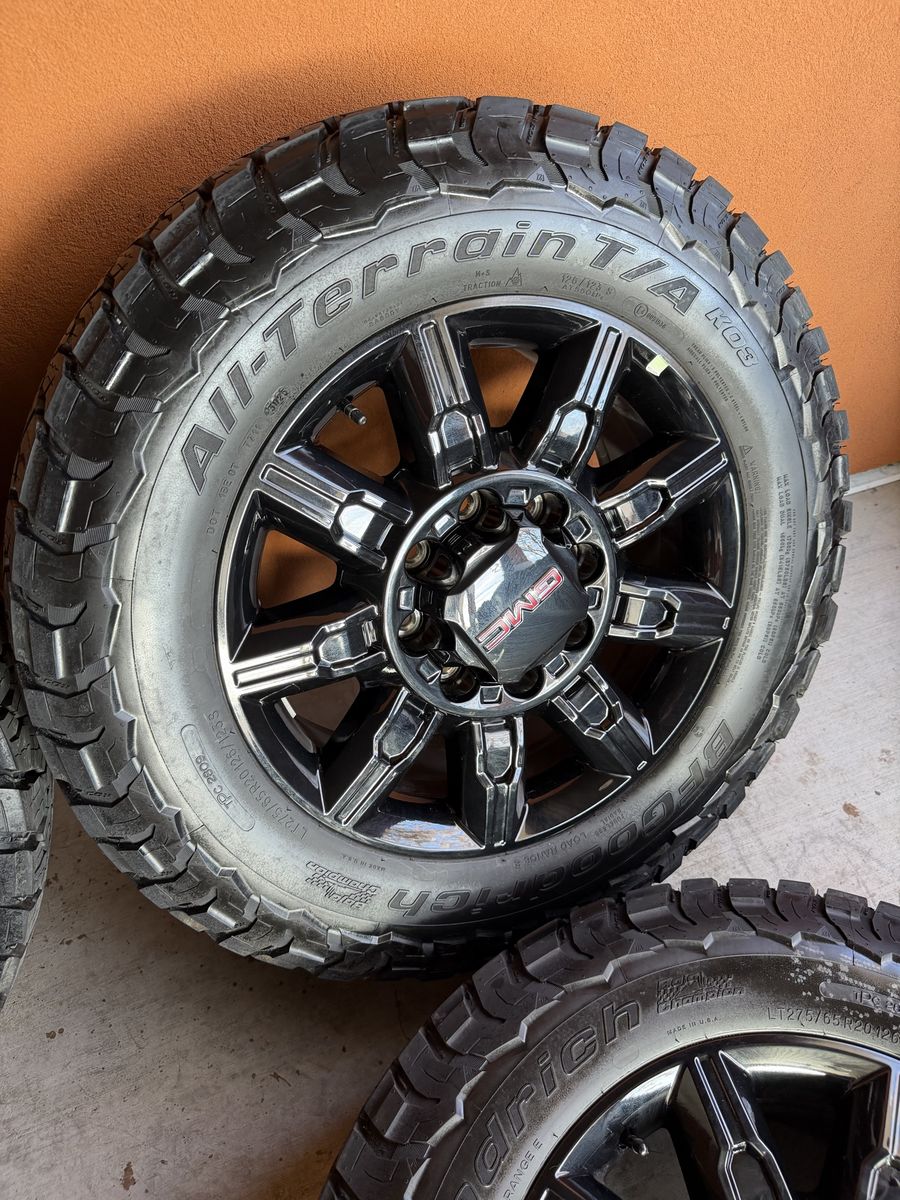 Brand new 2026 gmc sierra AT4 2500 HD wheels and tires 