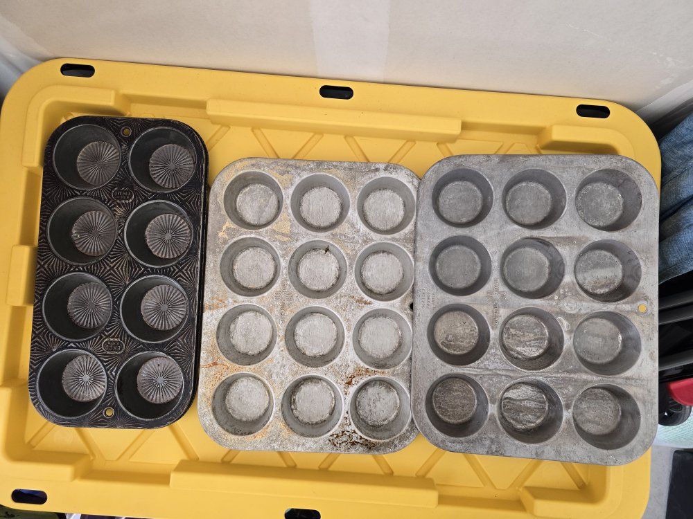 Vintage Muffin Muffinaire and Ekco Pans