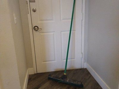 24" outdoor push broom