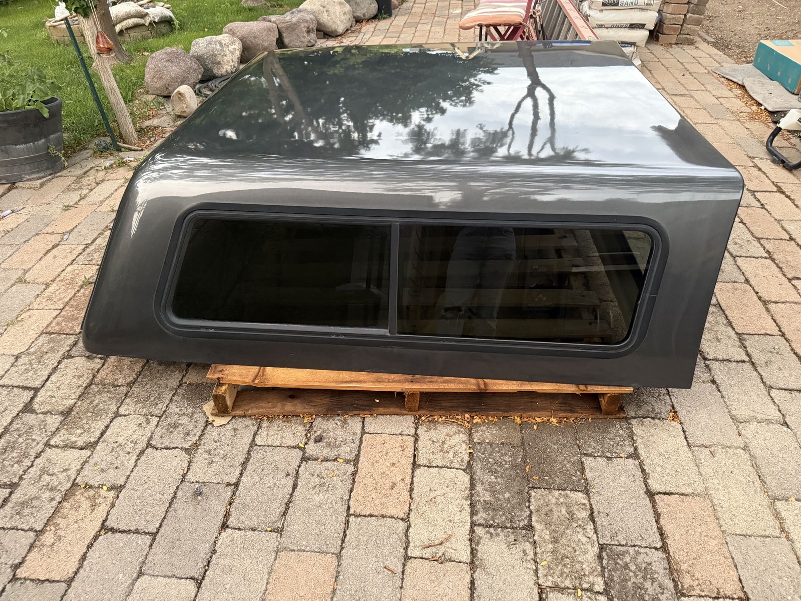 A.R.E. V-Series Truck Topper fits 2015-2020 Ford F-150 Super Crew (Crew Cab) 6.5' Bed